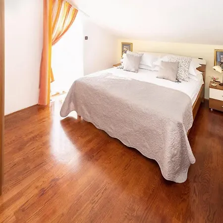 Apartment Klara Malinska Porat (Krk)